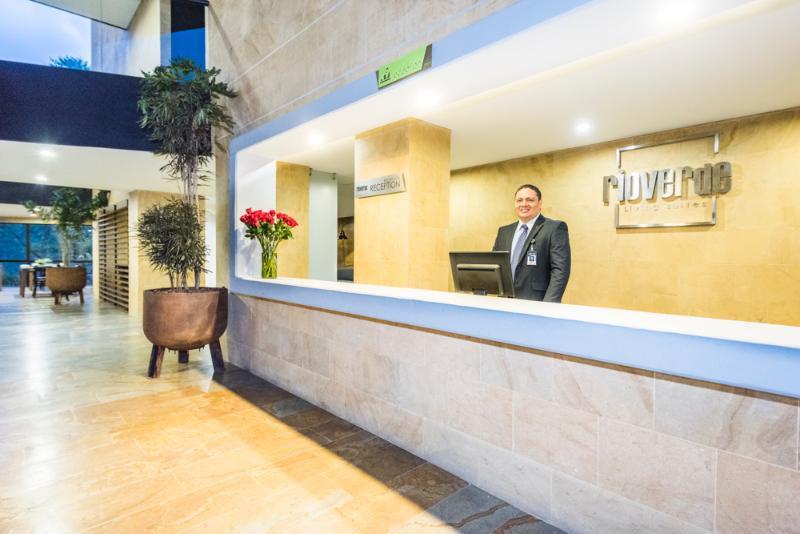 Travelers Rio Verde Living Suites Rionegro Extérieur photo